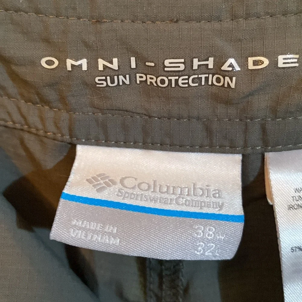 Columbia 38x32 pants/shorts omni-shade